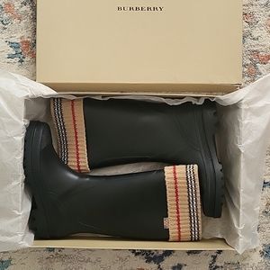 Burberry Knit Cuff Rainboots Size 7